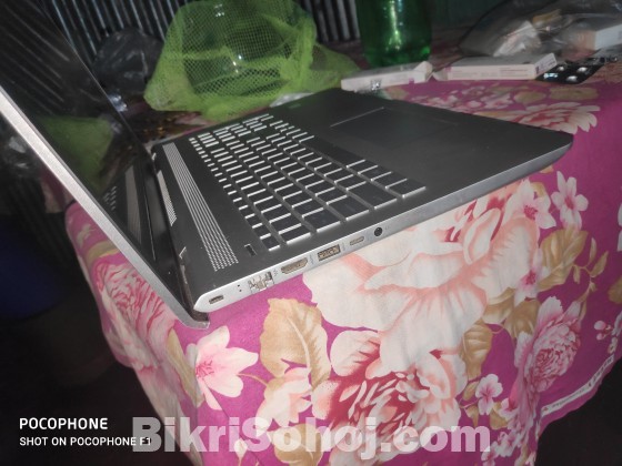 Hp pavillion core i5 8th gen (15-cc115tu)